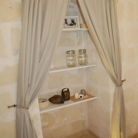Antica Mateola بيت ضيافة 4*