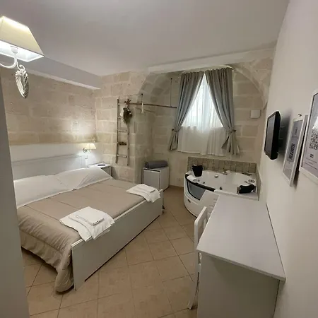 Antica Mateola بيت ضيافة 4*