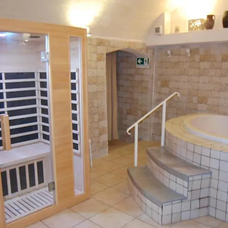 Antica Mateola بيت ضيافة 4*