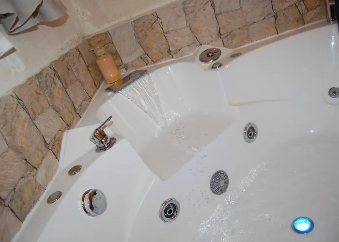 Antica Mateola بيت ضيافة 4*